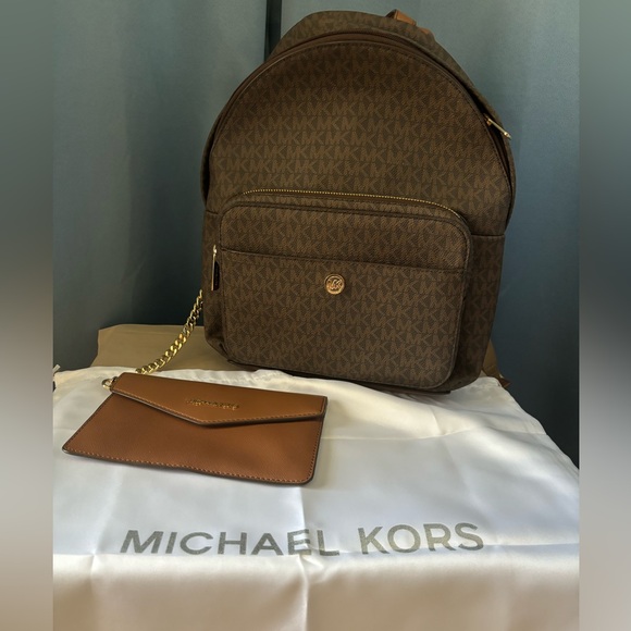 NWT Authentic Michael Kors Large Backpack with Wallet/Chain With Dustbag - Picture 1 of 9